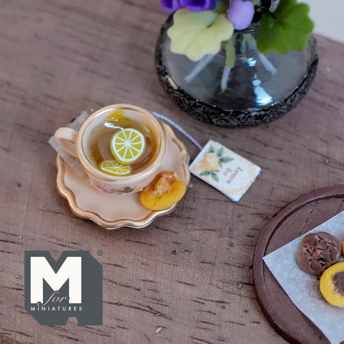 Tasse à thé au citron miniature avec soucoupe et biscuit, échelle 1:12, 3/4 inch de diamètre, décoration de maison de poupée (pêche)