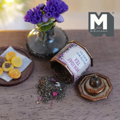 1:12 Scale Miniature Metal Octagonal Tea Tin with Removable Lid and Loose Tea Leaves, 11/16 inch dia., Dollhouse Decor (winter spice)