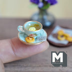 Tasse à thé au citron miniature avec soucoupe et biscuit, échelle 1:12, 3/4 inch de diamètre, décoration de maison de poupée (vert menthe)