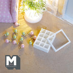 Ornements de Noël miniatures à l'échelle 1:12 avec boîte de rangement et fil de laiton, ensemble de 12, décor pour maison de poupée (rose et vert menthe)