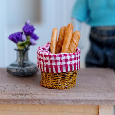1:12 Scale Miniature Bread Basket with 5 Baguettes and Red and White Checkered Cloth, 15/16 inch dia., Dollhouse Decor (non edible)