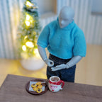 1:12 Scale Miniature Ceramic Santa Claus Head Mug with Hot Chocolate and Marshmallows, 9/16 inch tall, Dollhouse Decor (non edible)