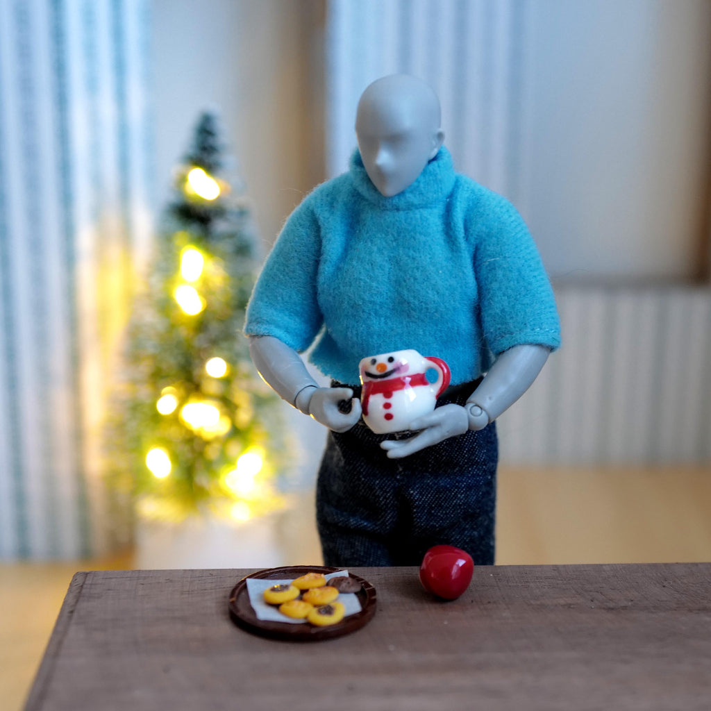 1:12 Scale Miniature Christmas Snowman Mug with Hot Chocolate and Cone Hat Lid, 13/16 inch tall, Dollhouse Decor (red) (non edible)