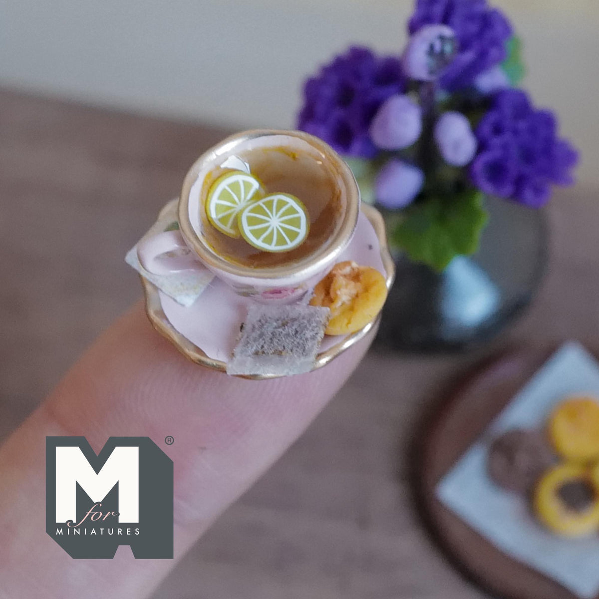 Tasse à thé au citron miniature avec soucoupe et biscuit, échelle 1:12, 3/4 inch de diamètre, décoration de maison de poupée (rose)
