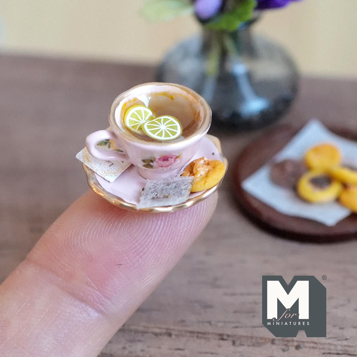 Tasse à thé au citron miniature avec soucoupe et biscuit, échelle 1:12, 3/4 inch de diamètre, décoration de maison de poupée (rose)