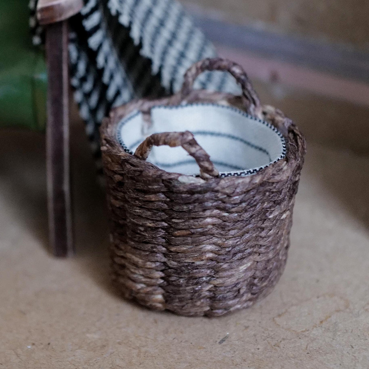 1:12 Scale Miniature Woven Blanket Basket with Linen Lining and Loop Handles, 1-9/16 inch tall, Dollhouse Decor (dark brown)