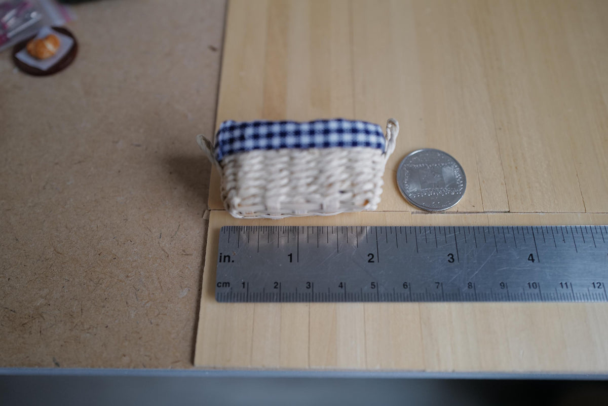 1:12 Scale Miniature Oval Woven Basket with Navy Gingham Lining and Loop Handles, 2-3/16 inch long, Dollhouse Decor