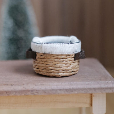 1:12 Scale Miniature Round Woven Bread Basket with Fabric Lining and Faux Leather Handles, 1-1/8 inch dia., Dollhouse Decor