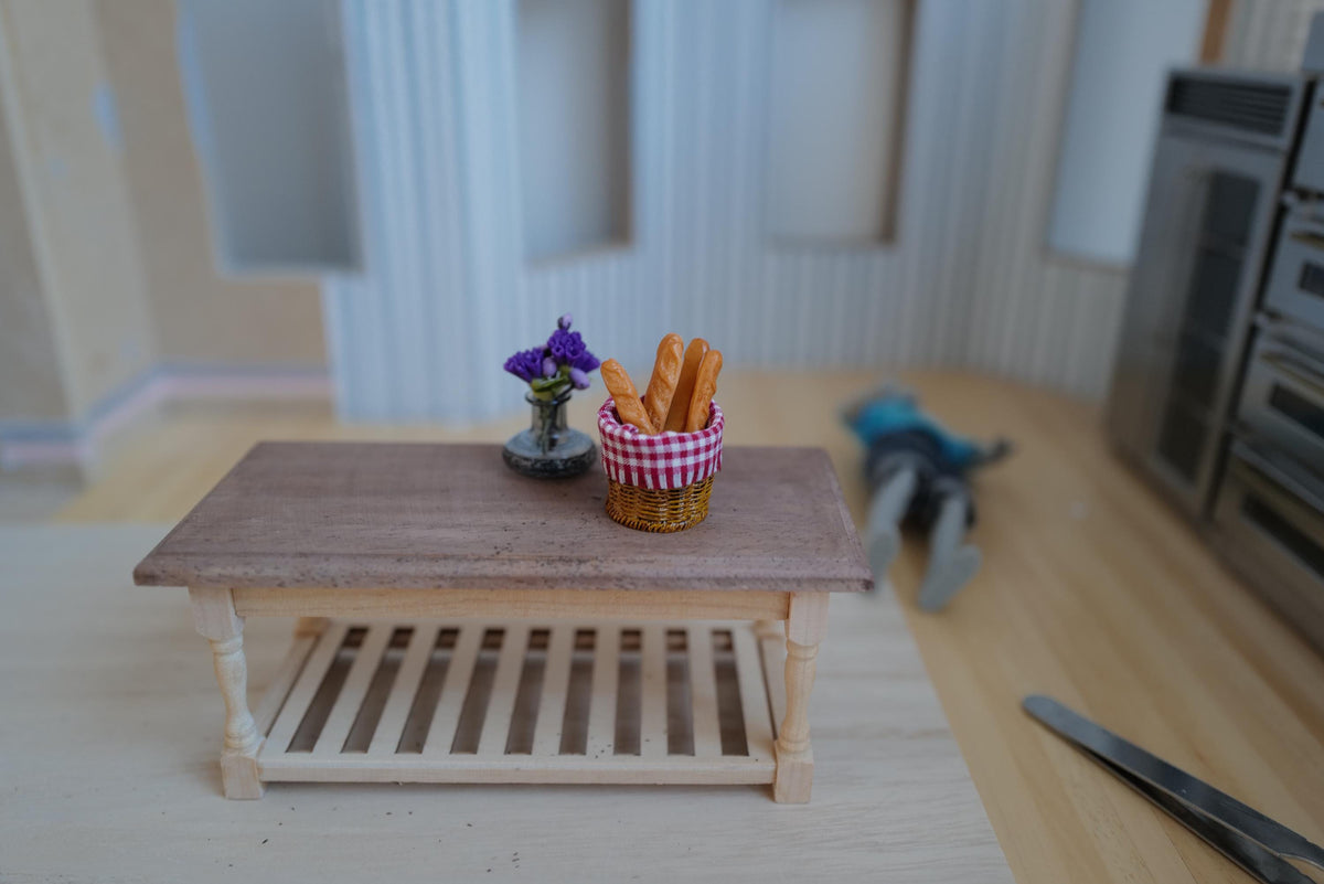 1:12 Scale Miniature Bread Basket with 5 Baguettes and Red and White Checkered Cloth, 15/16 inch dia., Dollhouse Decor (non edible)